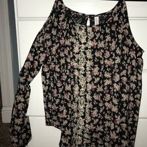 Flowery no shoulder shirt!